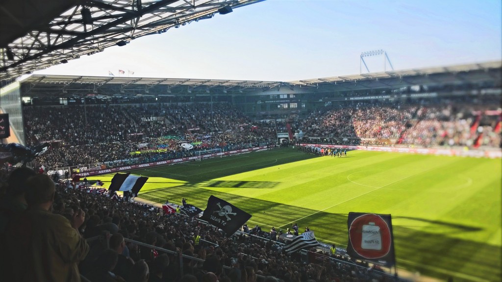 Millerntor 04.10.2014 12:57 ( (c) gehkacken.de)