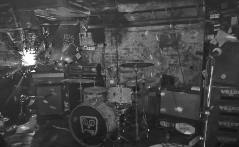… ever been bulldozed in a dark cellar? Thanks Kücken & Sick Horse for that feeling!