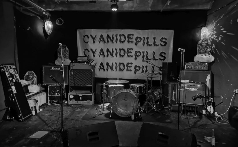 …  a neat entry into a joyfull power pop weekend: Litterbug and Cyanide Pills upstairs!