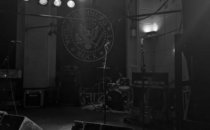 … why does it take Harburg to get the lot dancing? Killer Punk Rock Hamburg Fest down south!