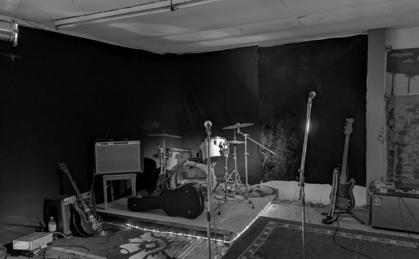 … the return of the DIY shows: The Roxies!
