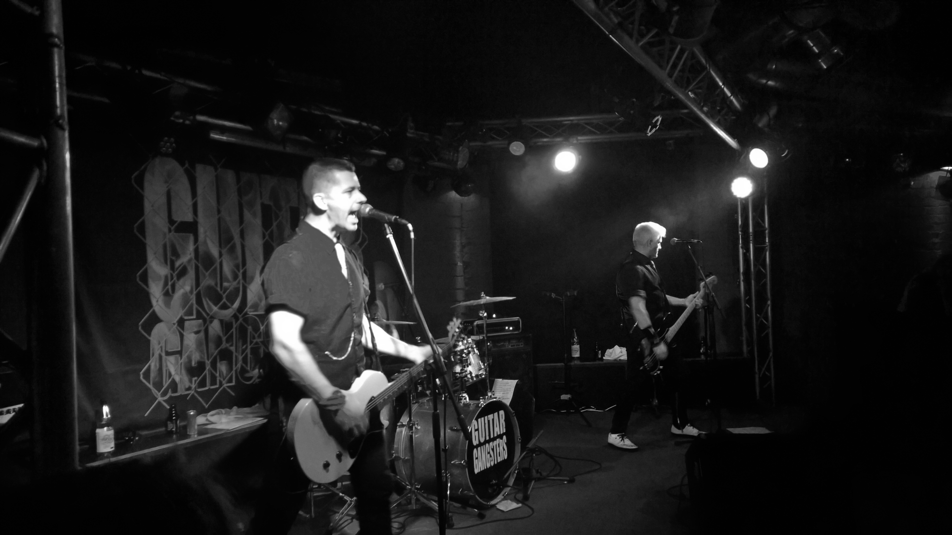 Guitar Gangsters (Monkeys Music Club Hamburg, 20.06.2015) Guitar Gangsters (Monkeys Music Club Hamburg, 20.06.2015)